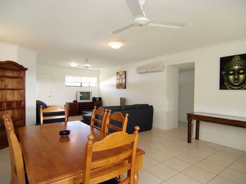 4/44 Pease Street, Cairns QLD 4870