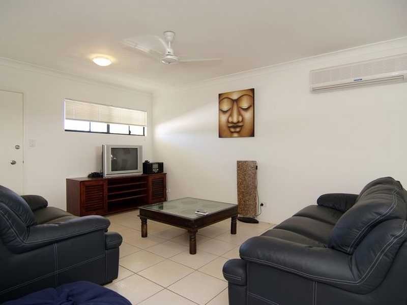 4/44 Pease Street, Cairns QLD 4870