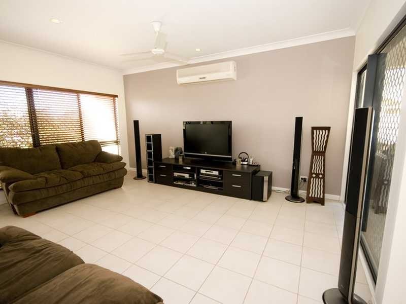 200 Timberlea Drive, Bentley Park QLD 4869