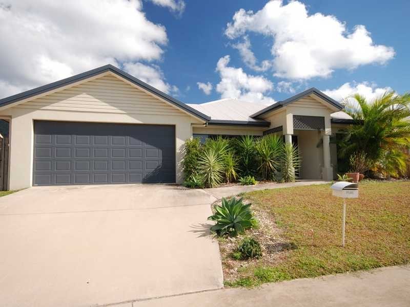 200 Timberlea Drive, Bentley Park QLD 4869