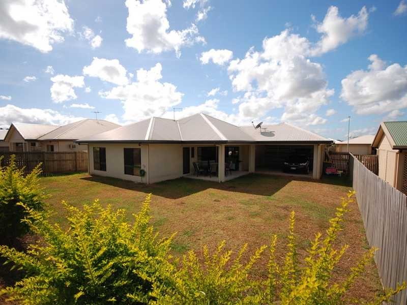 200 Timberlea Drive, Bentley Park QLD 4869