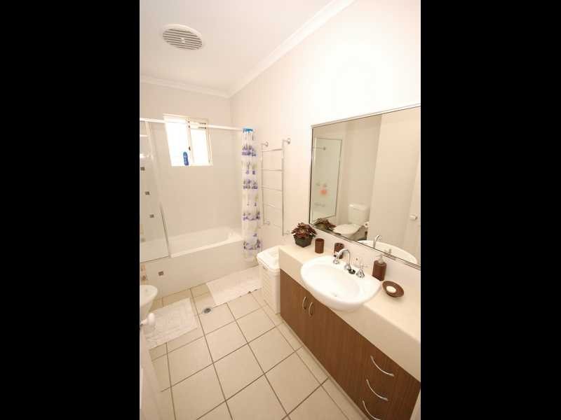 7/15 Thomas Street, Cairns North QLD 4870