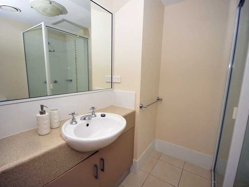 6/376 Severin Street, Parramatta Park QLD 4870