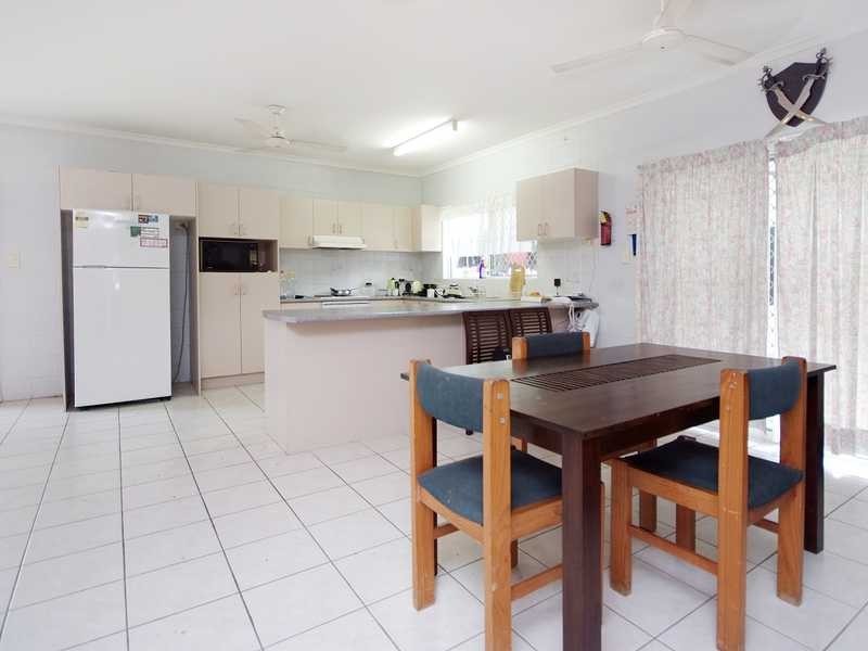 8 English Street, Cairns QLD 4870