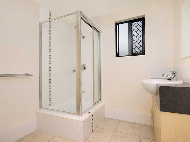 2/69 Grove Street, Parramatta Park QLD 4870