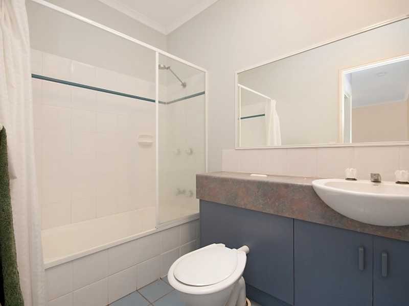 3/2-5 Marella Close, Manoora QLD 4870