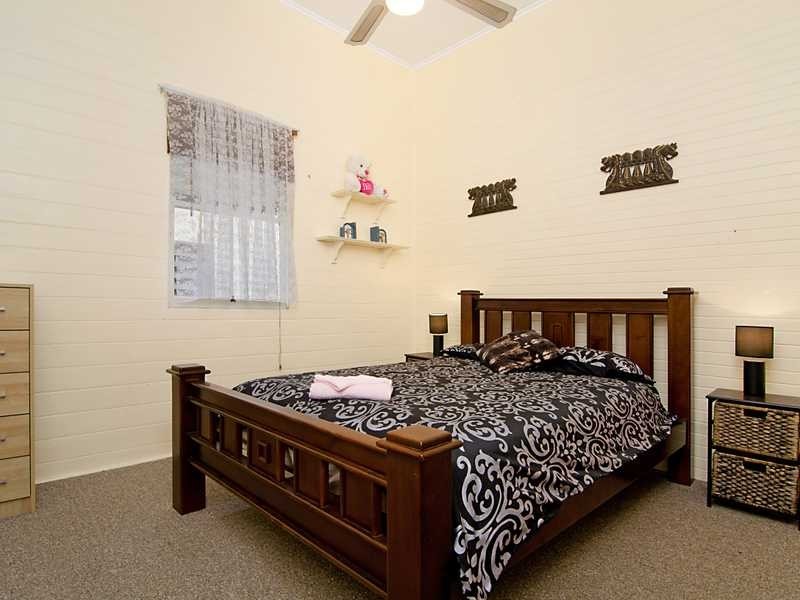 5 Beryl Street, Cairns North QLD 4870