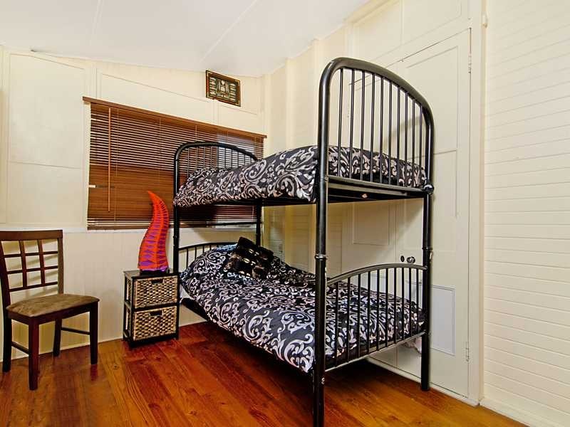 5 Beryl Street, Cairns North QLD 4870