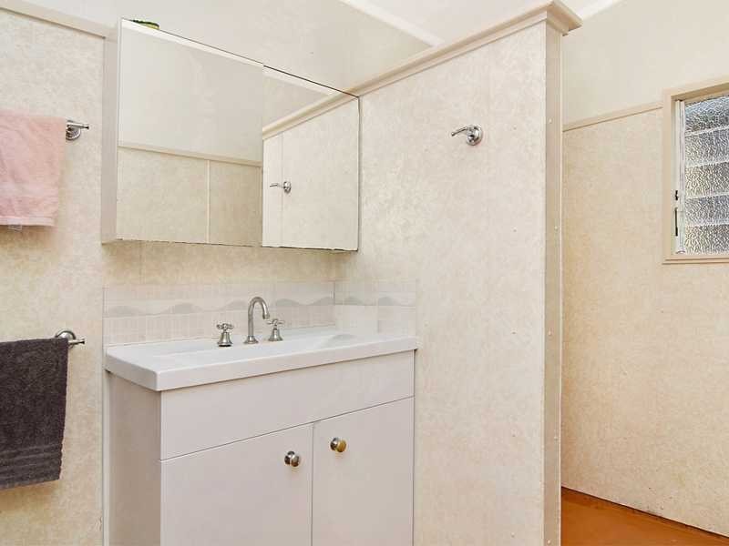 5 Beryl Street, Cairns North QLD 4870