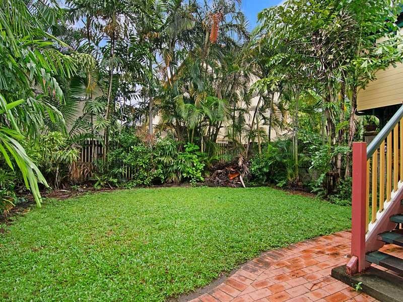 5 Beryl Street, Cairns North QLD 4870