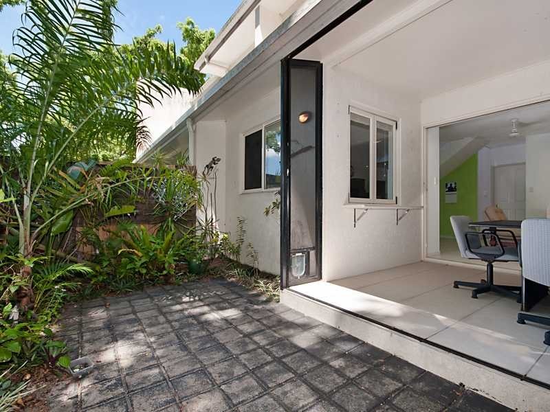 15 Thomas Street, Cairns North QLD 4870