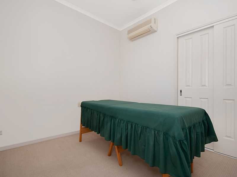 15 Thomas Street, Cairns North QLD 4870