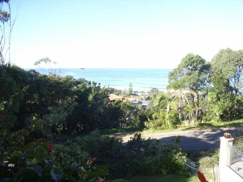 11 Coachmans Close, Sapphire Beach NSW 2450