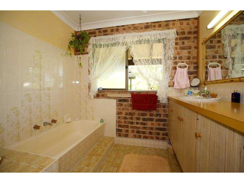 94 Lake Russell Drive Emerald Beach, Coffs Harbour NSW 2450
