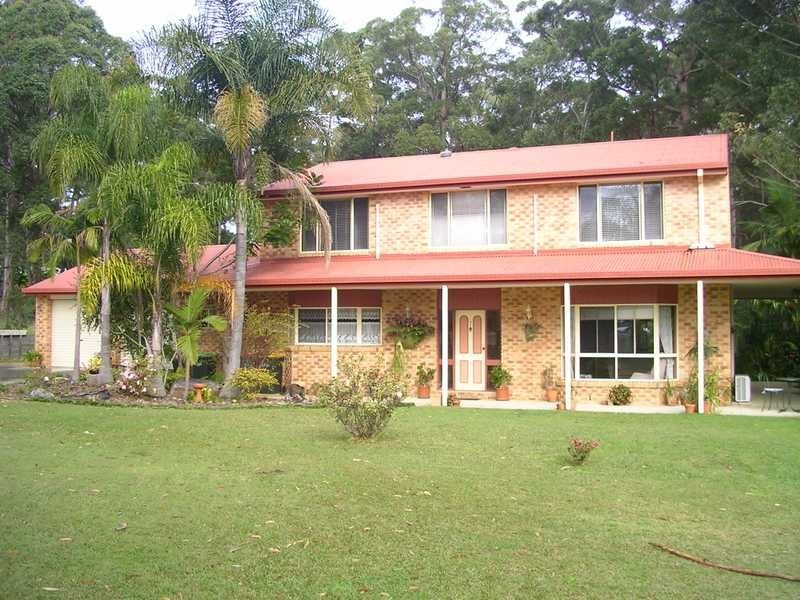 7 Gwen Close, Emerald Beach NSW 2456