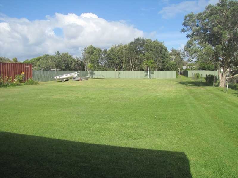 42a Schafer Street, Red Rock NSW 2456