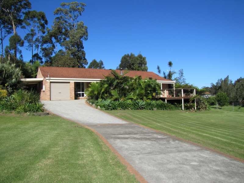 42 Poynten Road, Emerald Beach NSW 2456