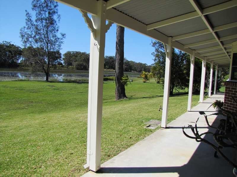 10 Lake Russell Drive, Emerald Beach NSW 2456