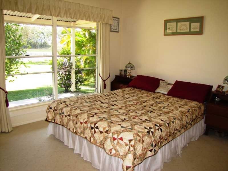 10 Lake Russell Drive, Emerald Beach NSW 2456