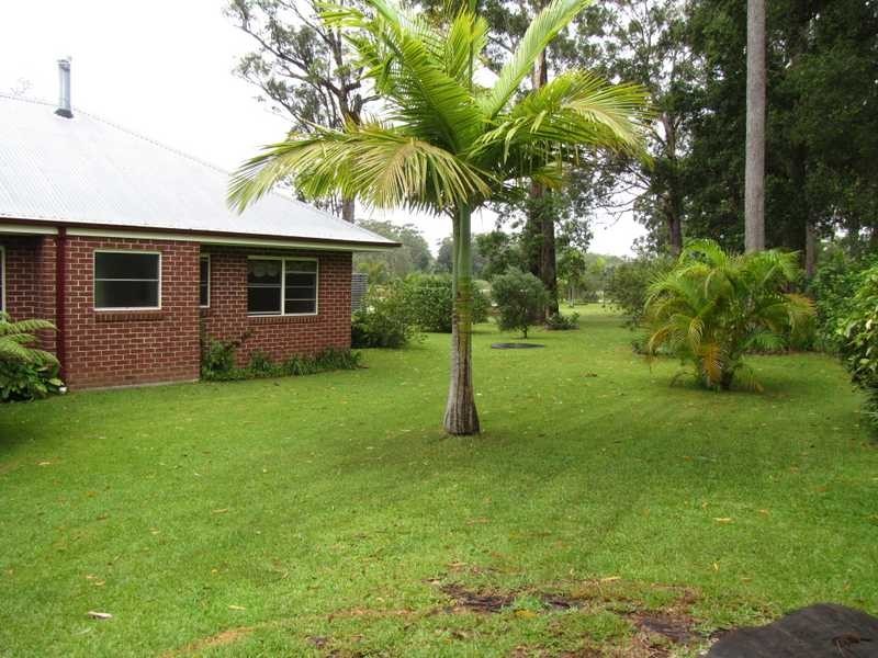 10 Lake Russell Drive, Emerald Beach NSW 2456