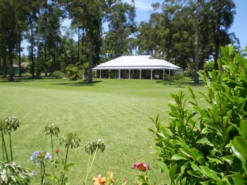 10 Lake Russell Drive, Emerald Beach NSW 2456