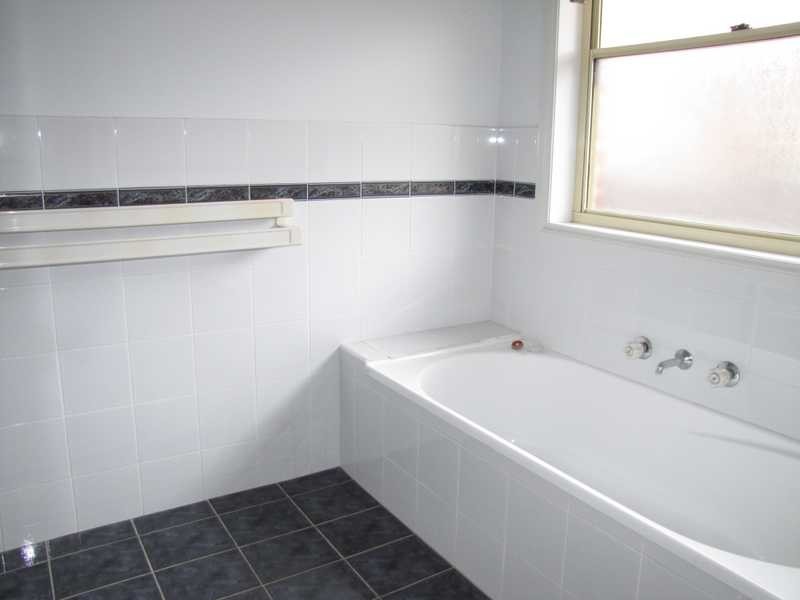 76 Loaders Lane, Coffs Harbour NSW 2450