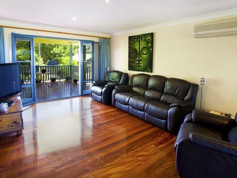 5 Dammeral Crescent, Emerald Beach NSW 2456