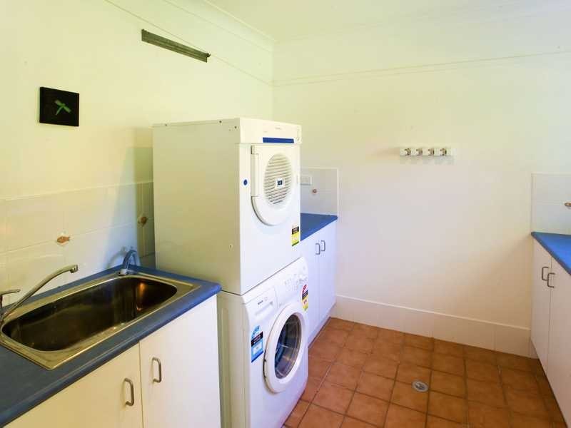 5 Dammeral Crescent, Emerald Beach NSW 2456