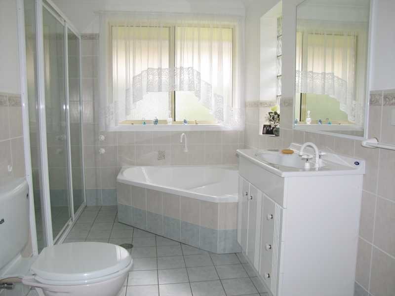 8 Crystal Drive, Sapphire Beach NSW 2450