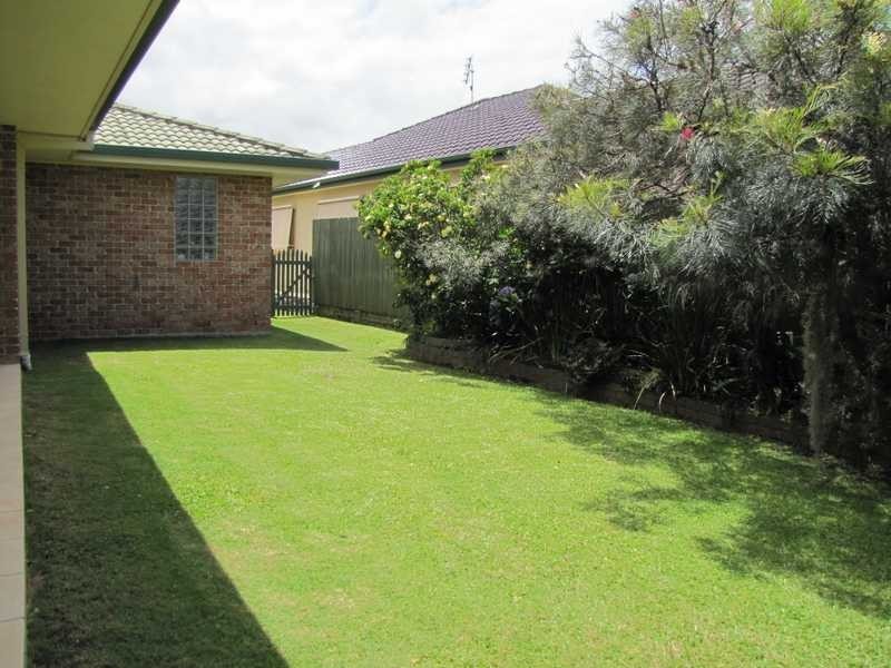 8 Crystal Drive, Sapphire Beach NSW 2450