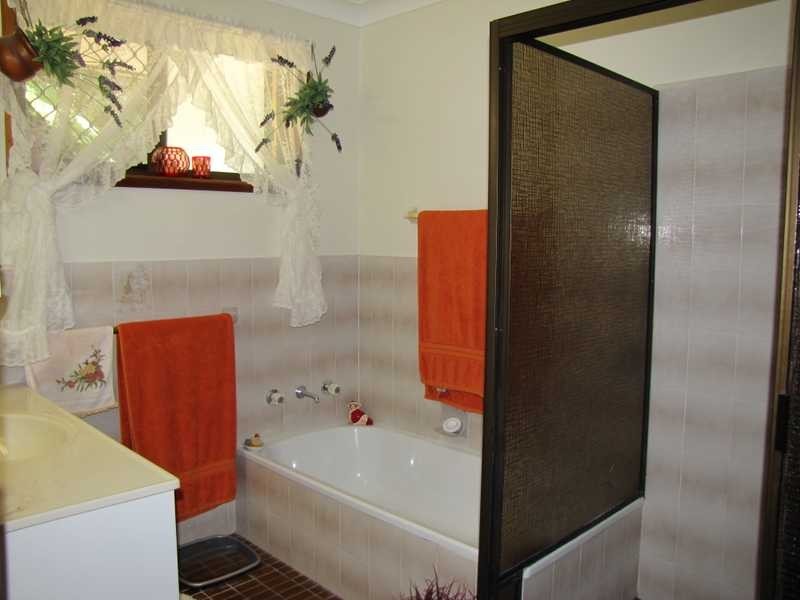 1/2 Azalea Avenue, Coffs Harbour NSW 2450