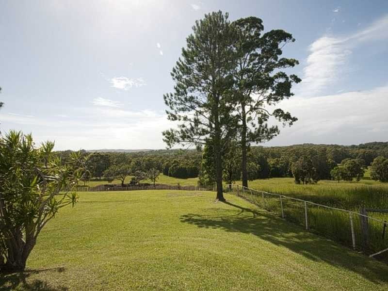 656 Lake Innes Drive, Lake Innes NSW 2446