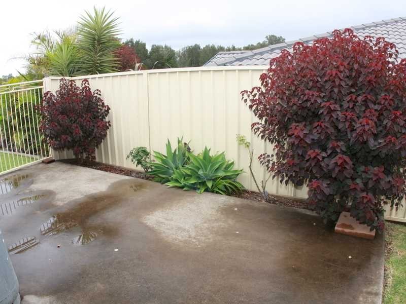 28 Explorers Way, Lake Cathie NSW 2445