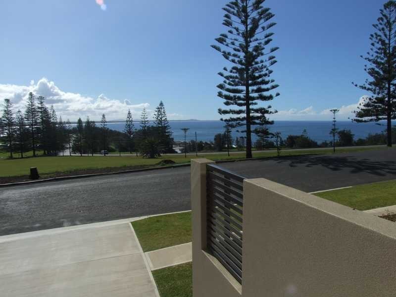 2/12 Burrawan Street, Port Macquarie NSW 2444