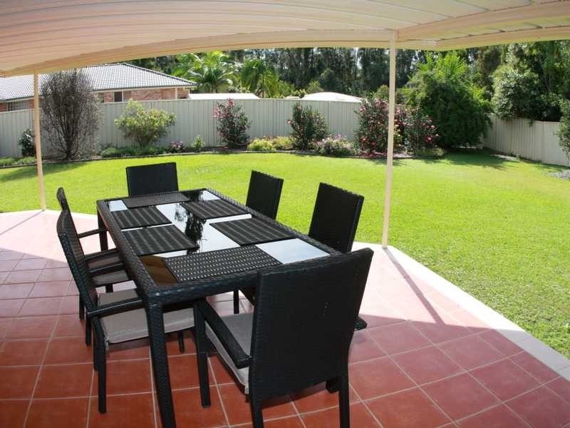 6 Shearwater Court, Lake Cathie NSW 2445