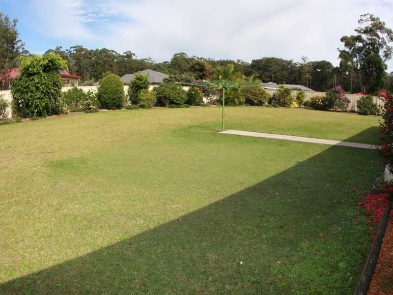 6 Shearwater Court, Lake Cathie NSW 2445