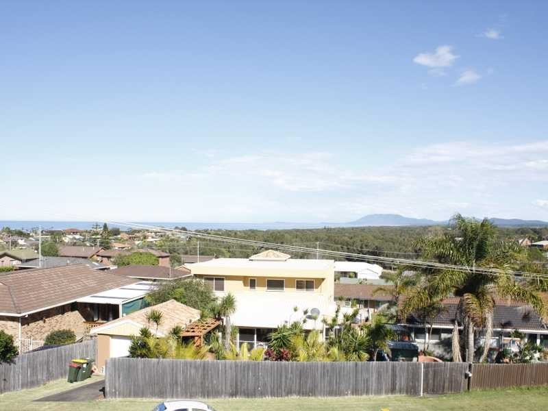 27 Crummer Street, Port Macquarie NSW 2444