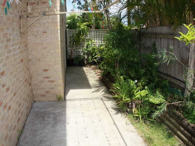 2/26 Oxley Crescent, Port Macquarie NSW 2444