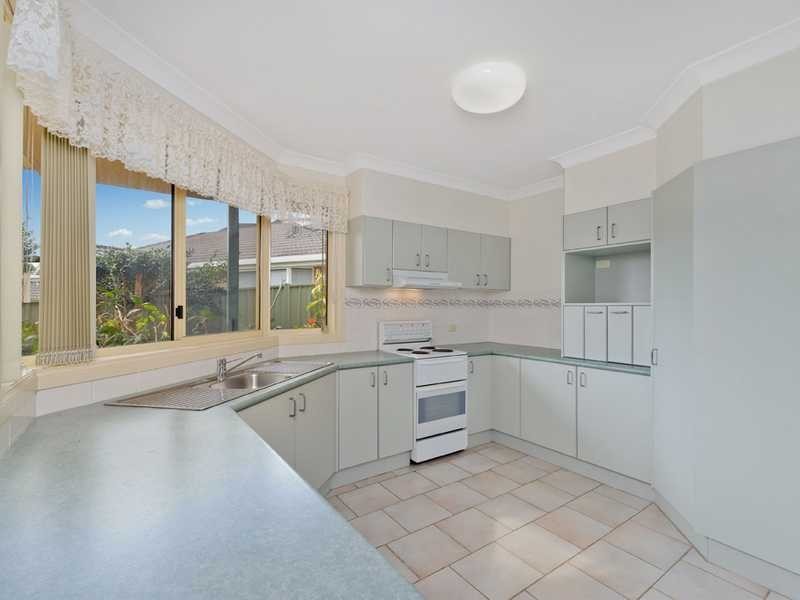 2/33 Sapphire Drive, Port Macquarie NSW 2444