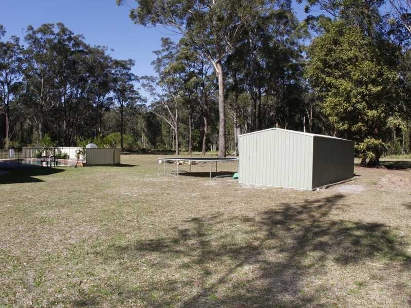 85 Kenwood Drive, Lake Cathie NSW 2445