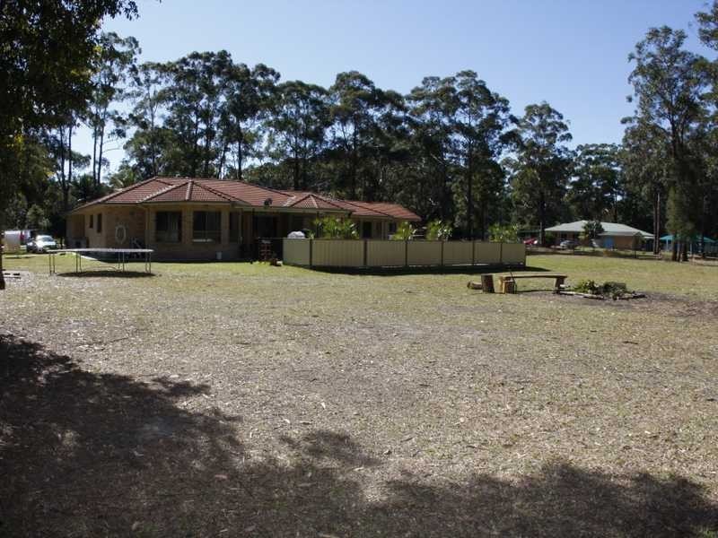85 Kenwood Drive, Lake Cathie NSW 2445
