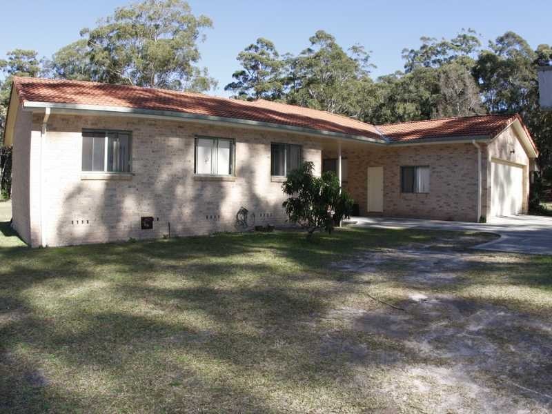 85 Kenwood Drive, Lake Cathie NSW 2445