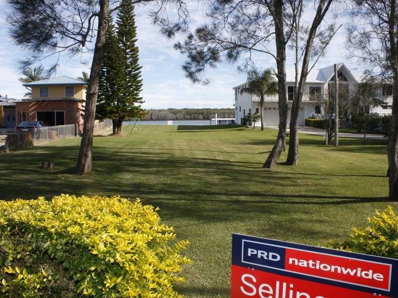 17 Riverside Drive, Port Macquarie NSW 2444
