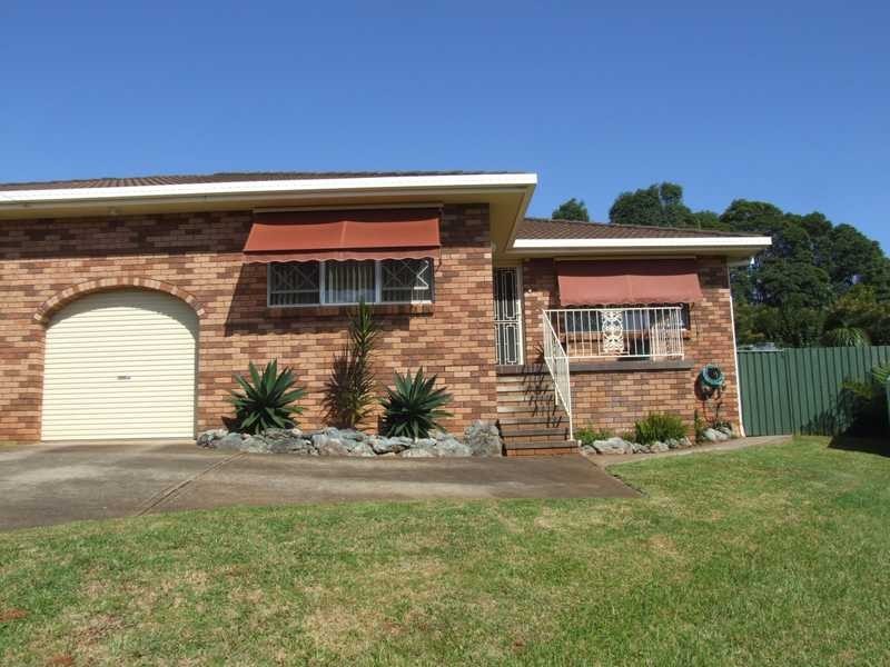 2/4 Myee Place, Port Macquarie NSW 2444