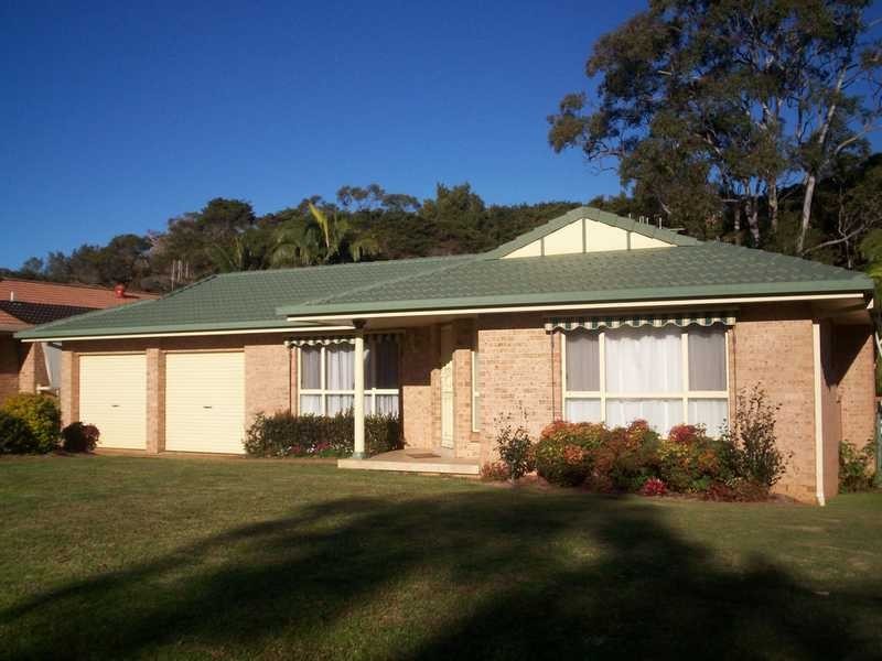 33 Crestwood Drive, Port Macquarie NSW 2444