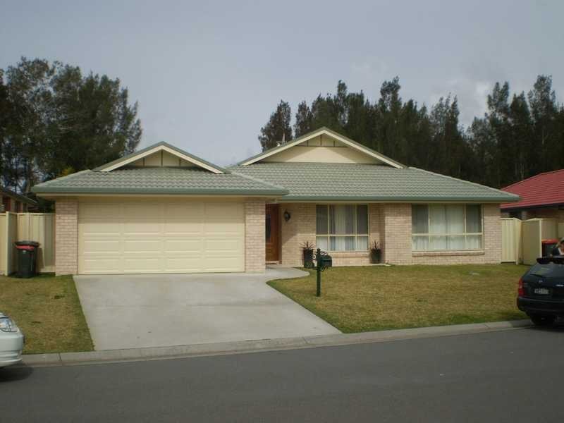 39 Explorers Way, Lake Cathie NSW 2445