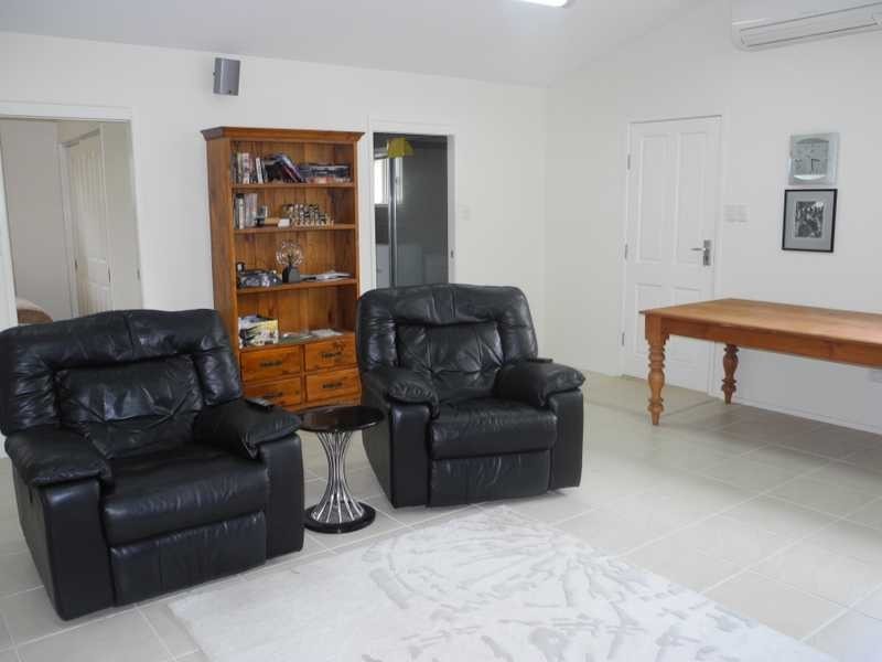 21 Bellemere Court, Boyne Island QLD 4680