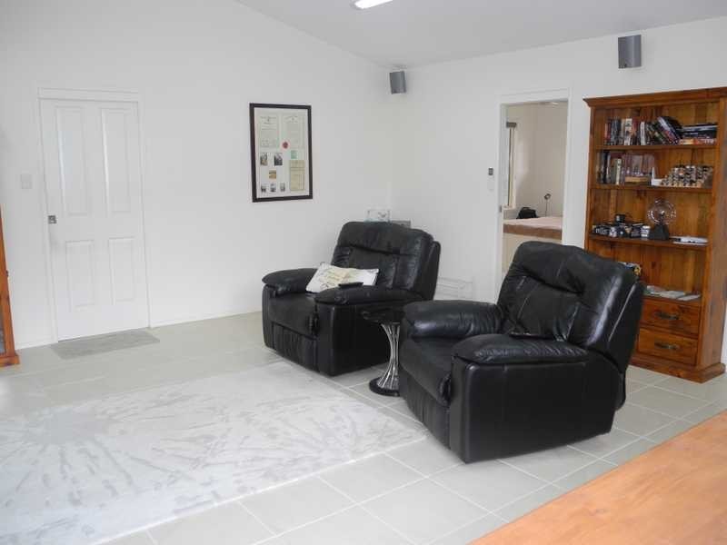 21 Bellemere Court, Boyne Island QLD 4680