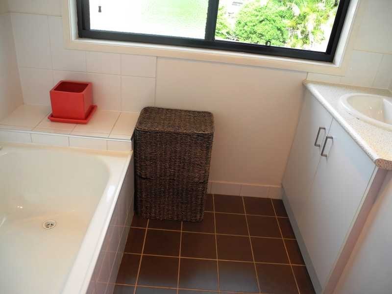16 Hennie Drive, Benaraby QLD 4680