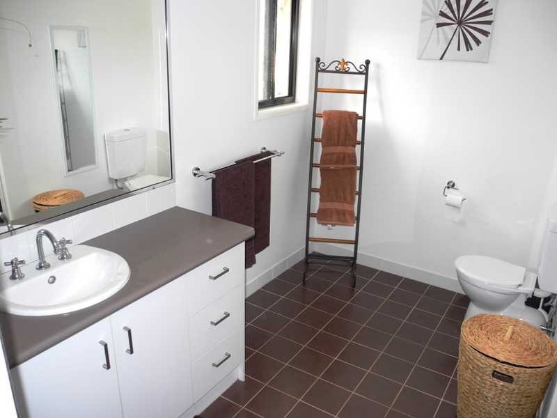 16 Hennie Drive, Benaraby QLD 4680